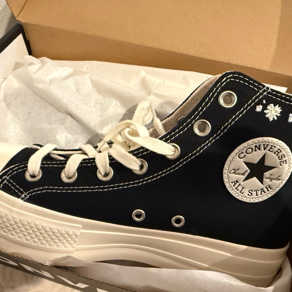 Converse women’s High-Top Sneakers - Black and White